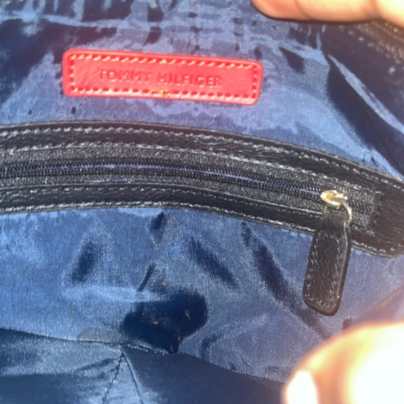 TOMMY HILFIGER FRAME PURSE - Picture 2 of 4